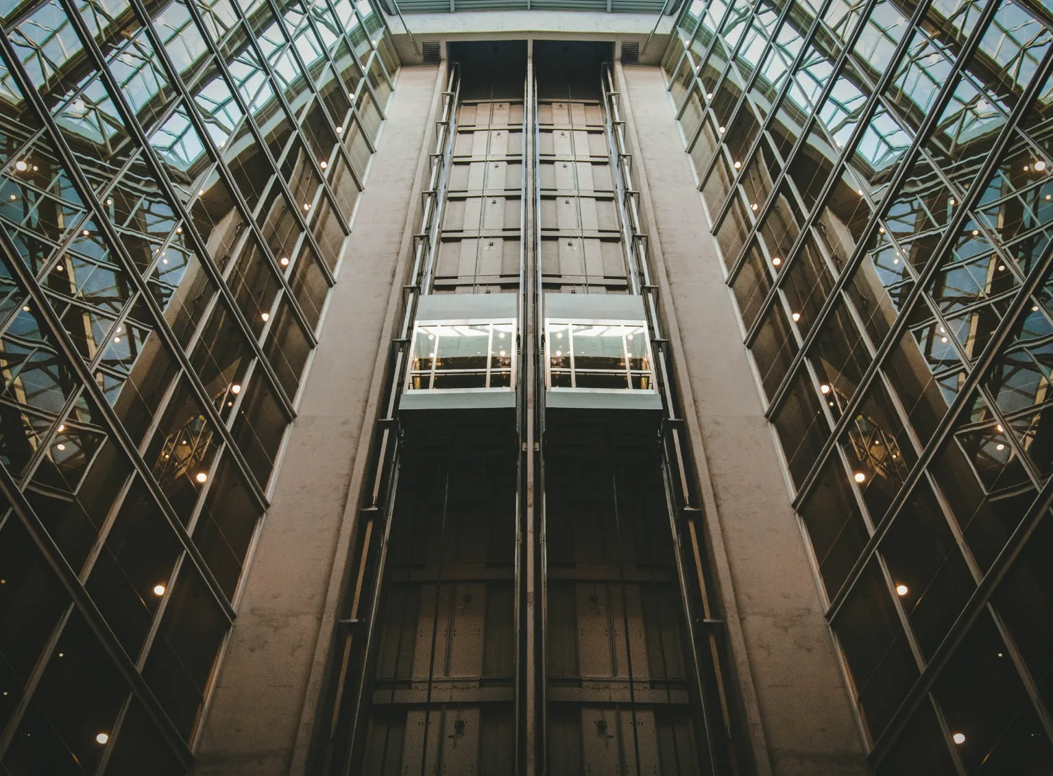 RseriesIndustriesImg-elevators